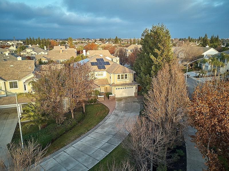 2nd image of 2560 Neptune Ct
