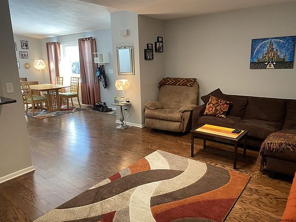 3rd image of 8 A Costa Dr #B