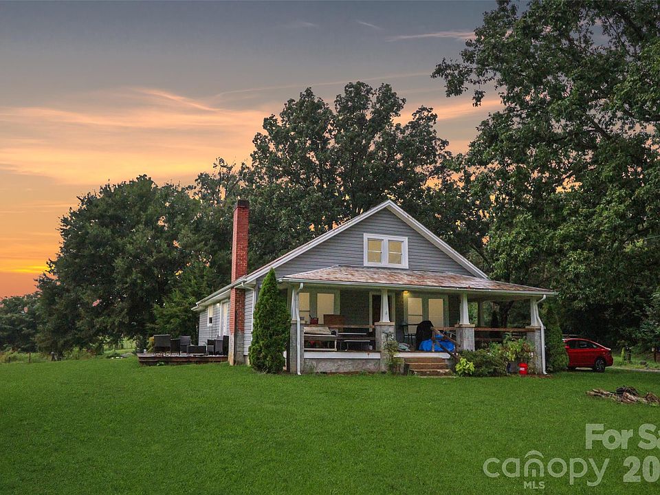1st image of 4888 Ruby Ln