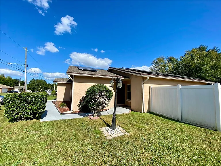 880 Nelson Dr — Photo 16