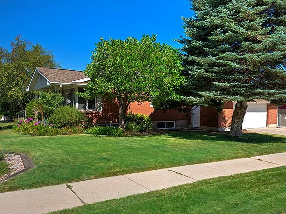 5th image of 2431 Sundown Ave