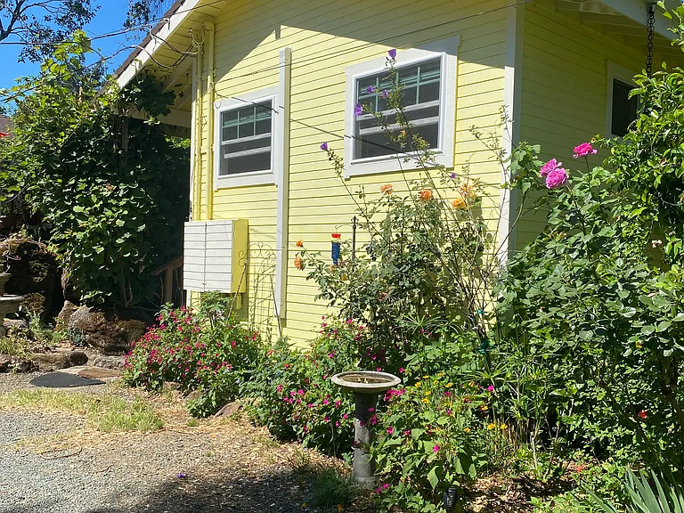94 Mountain Ave — Photo 2