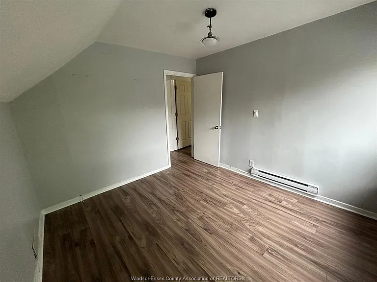 3153 Peter St #UPPER — Photo 10