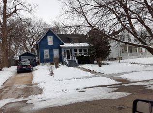 27 Hill Ave, Elgin, IL 60120