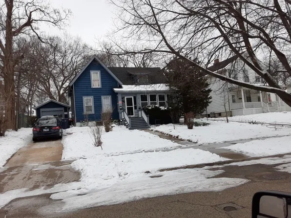 27 Hill Ave, Elgin, IL 60120