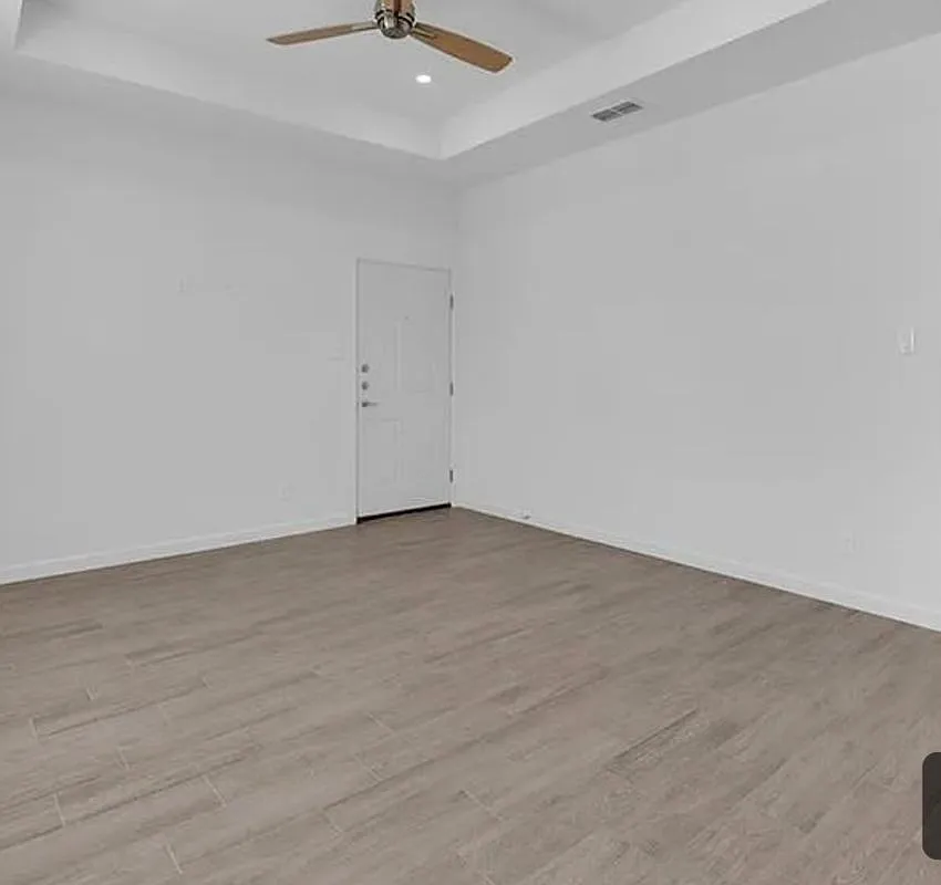 2 bed, 2.0 bath, 975 sqft, $1,050 — Photo 3