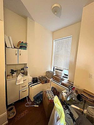 5th image of 100 W 105th St APT D4