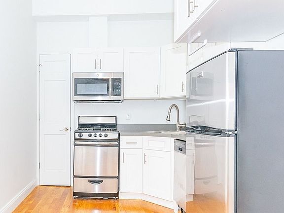 3rd image of 287 Wyckoff Ave #2BB