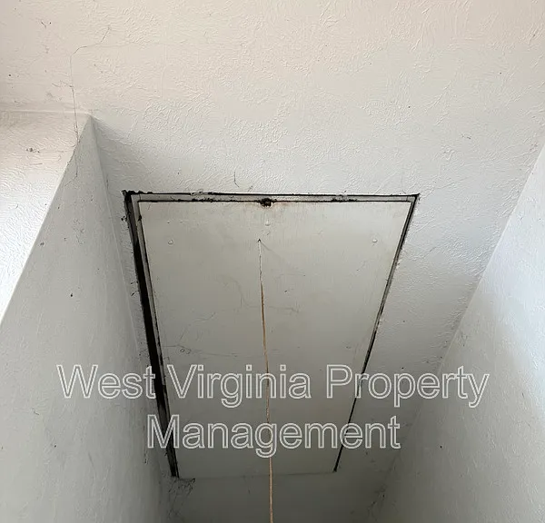 309 E Prince St — Photo 24