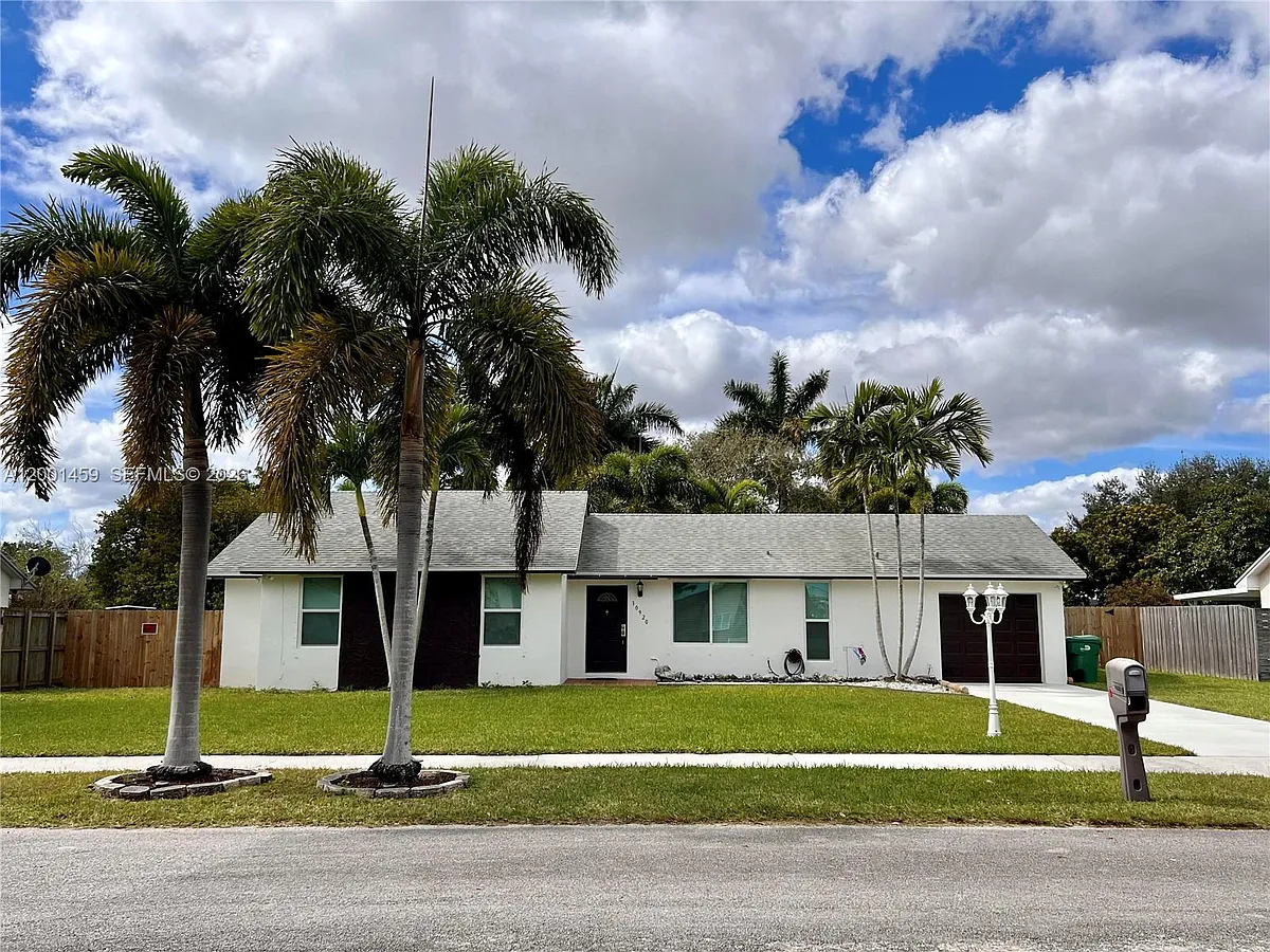 Building Photo - 30920 SW 191st Ave