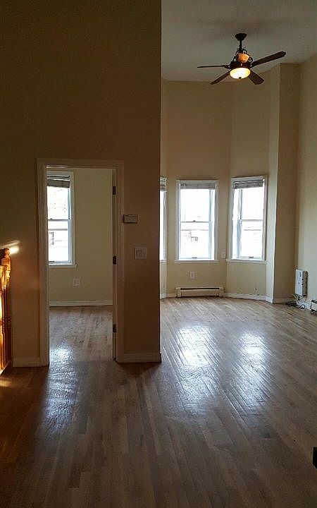 2nd image of 515 Jerome St