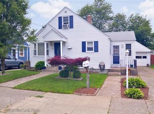 20 Annette Ave, Pawtucket, RI 02861