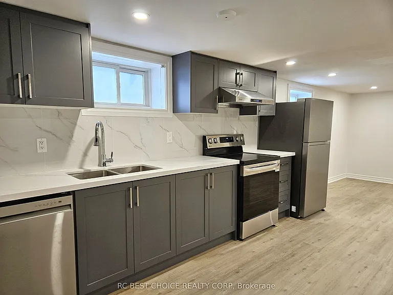 45 Mayall Ave #LOWER — Photo 7