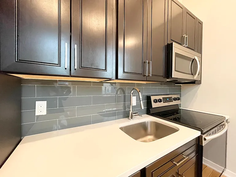 1521-1523 W Girard Ave #206 — Photo 1