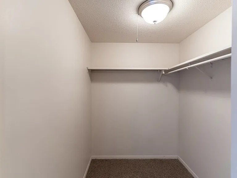 2700 W Forrest Hill Ave — Photo 7
