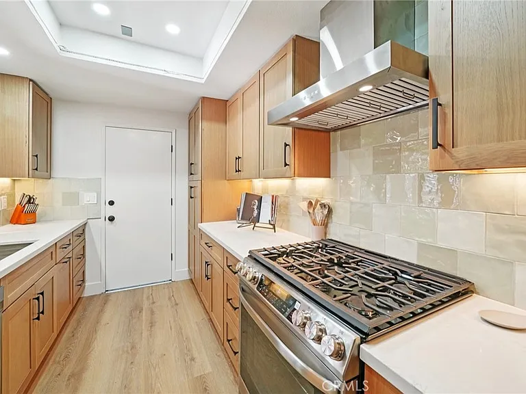 1500 Country Club Dr — Photo 16