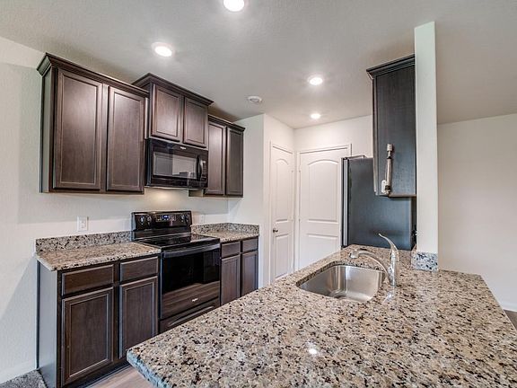 3rd image of 15227 Crescent Brookfield Dr