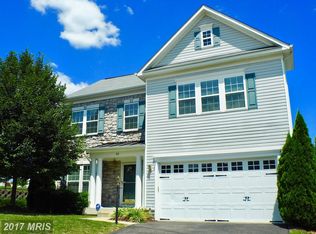 60 Carriage Hill Dr, Fredericksburg, VA 22405