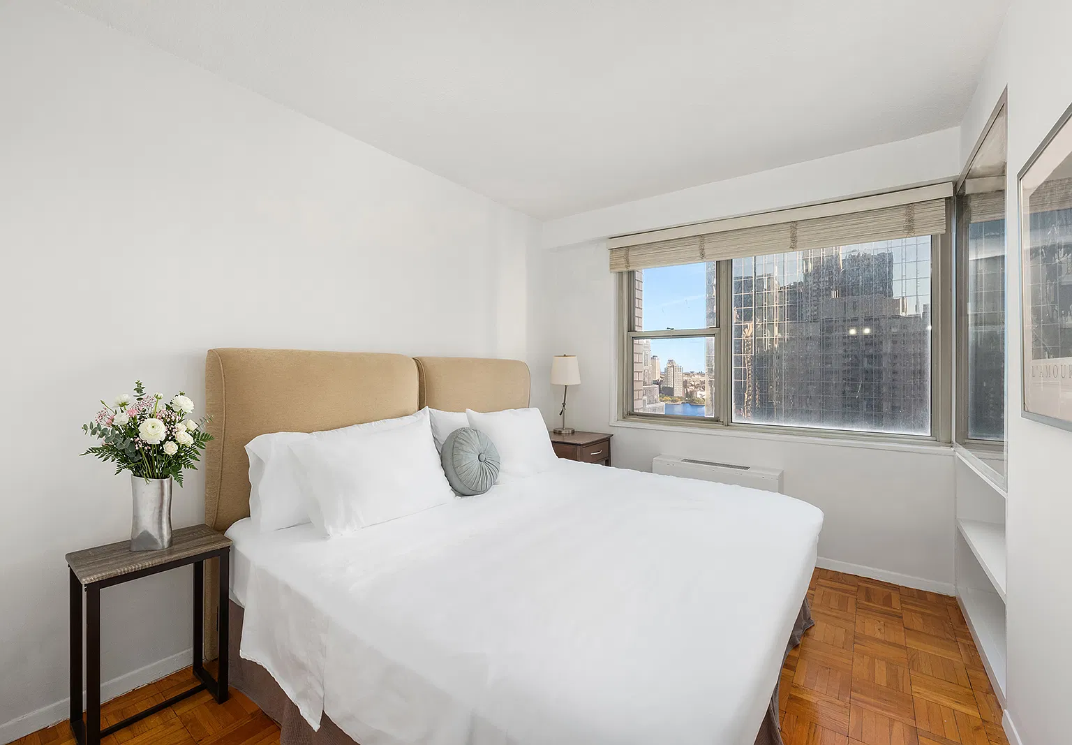 300 East 40th Street — Photo 4