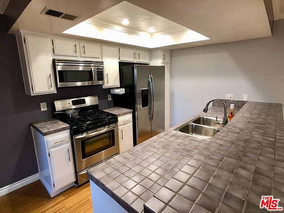 5th image of 2700 Cahuenga Blvd E APT 2209