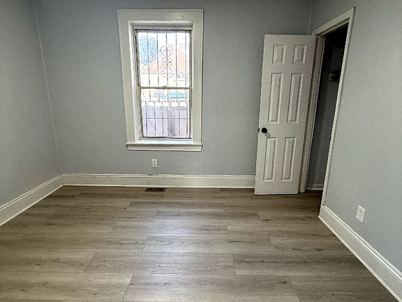3rd image of 401 Marshall St #1LL