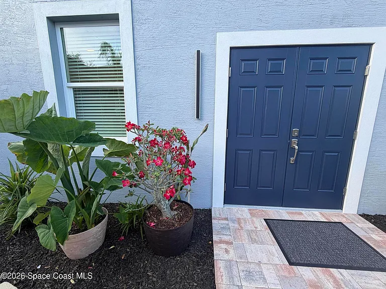 433 Crystalmist Rd NW — Photo 2