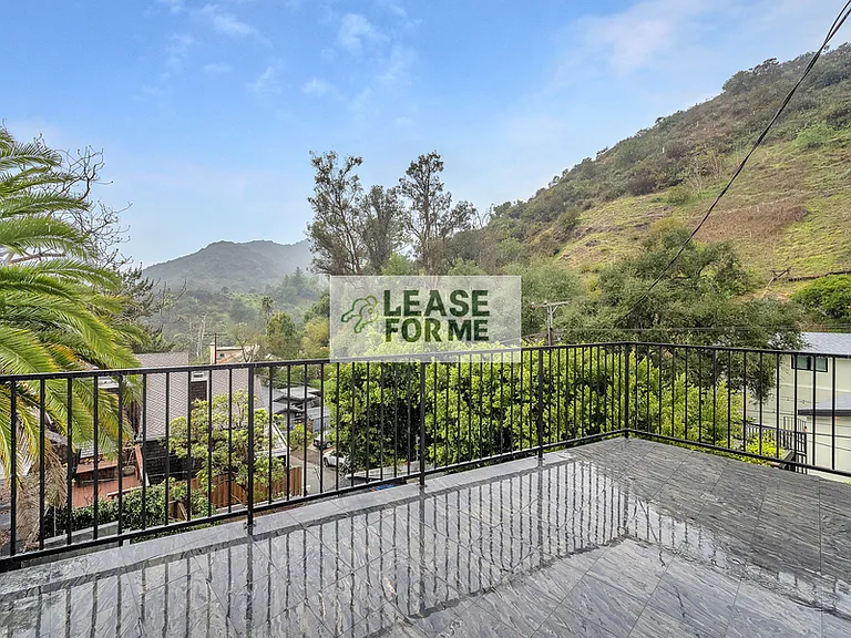 9848 Portola Dr — Photo 25