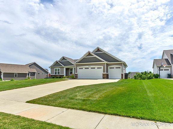3rd image of 3850 Bryce Dr