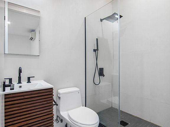 4th image of 1503 8th Ave #3R