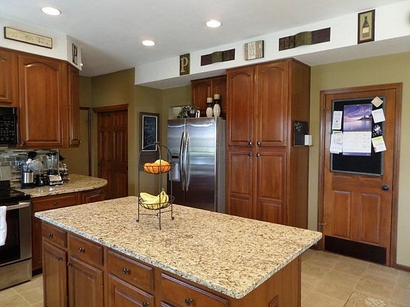 4th image of 4404 Huntwicke Ct