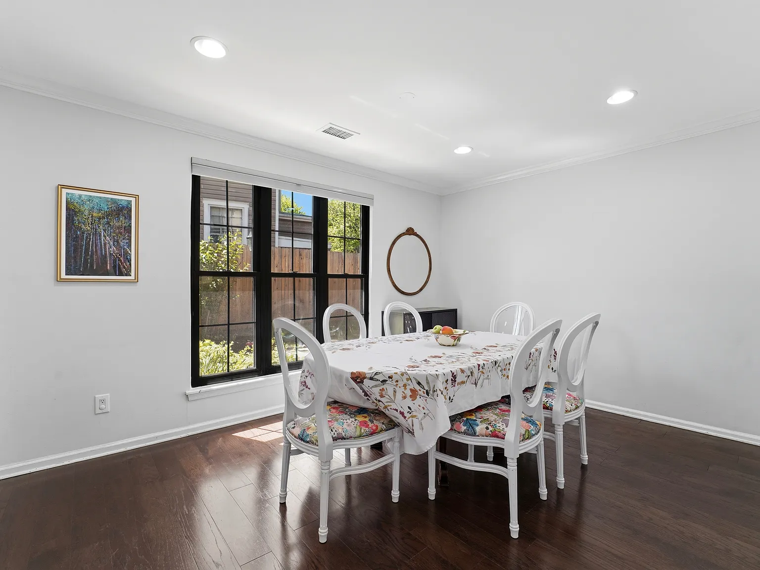 3 bed, 2.5 bath, 2200 sqft, $3,400 — Photo 4