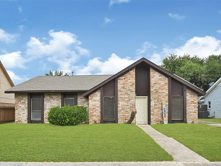 10127 Sagegate Dr — Photo 2