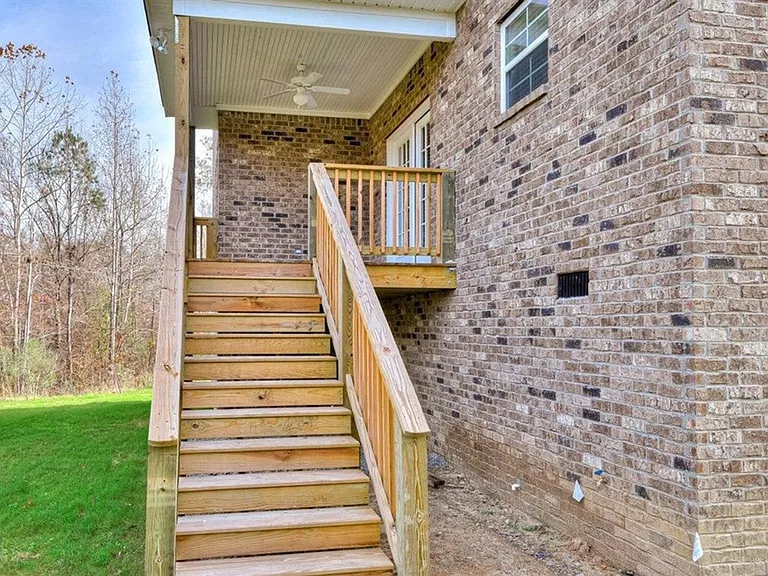 1011 Spotswood Cir — Photo 5