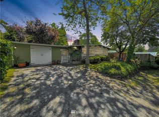 4040 Island Crest Way, Mercer Island, WA 98040