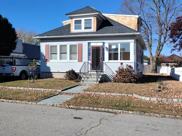 26 Brayton Ave, Rumford, RI 02916