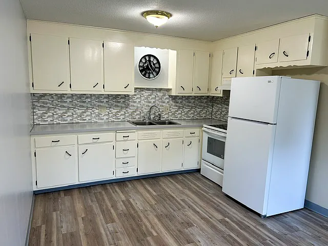 2 bed, 1.5 bath, 1050 sqft, $1,875 — Photo 2