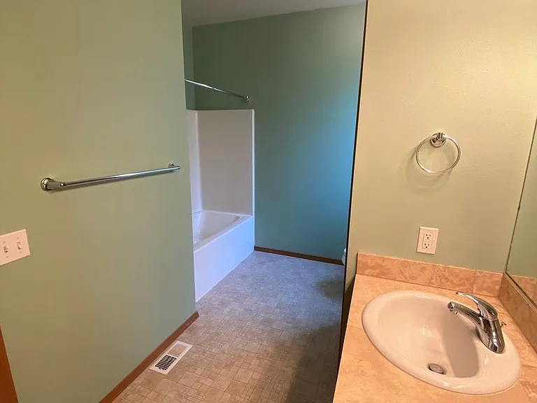 2405 N Lilac Way — Photo 29