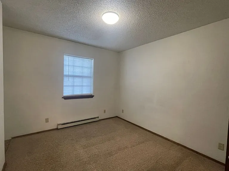 301 E Kee St — Photo 6