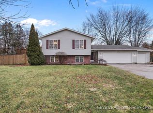 11078 Estate Ct, Allendale, MI 49401