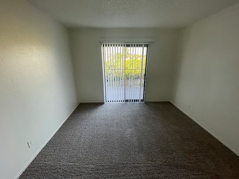 1448 W Stoneridge Ct #E — Photo 13