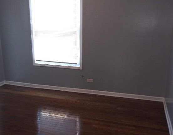4th image of 7948 S Bishop St #1