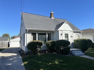 1818 Fairmont St, Manitowoc, WI 54220