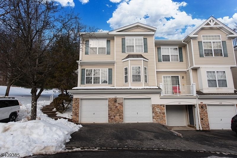 1st image of 112 Wallace Ct