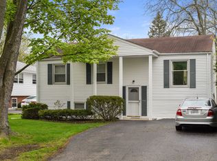 1318 Golf Ave, Highland Park, IL 60035