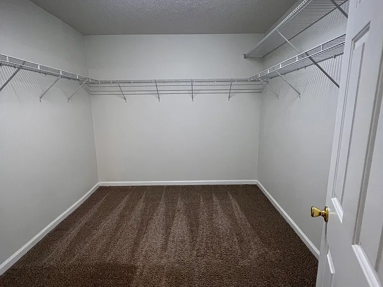 2304 Harwood Hills Ln — Photo 21