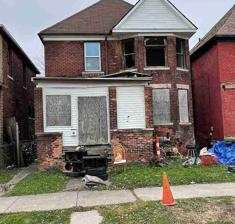 5771 Lawton