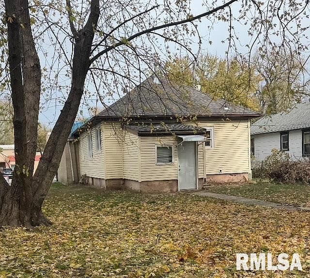 2nd image of 250 Derby St
