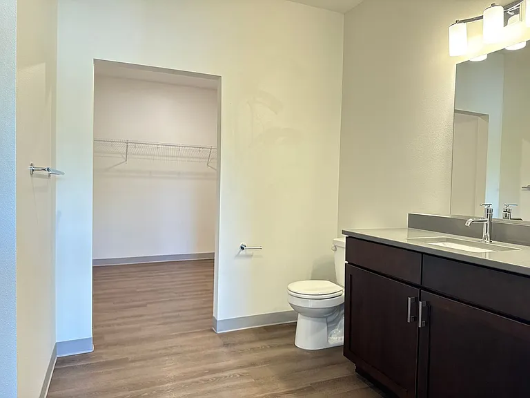 The Leo at the Hub Apartments — Photo 42