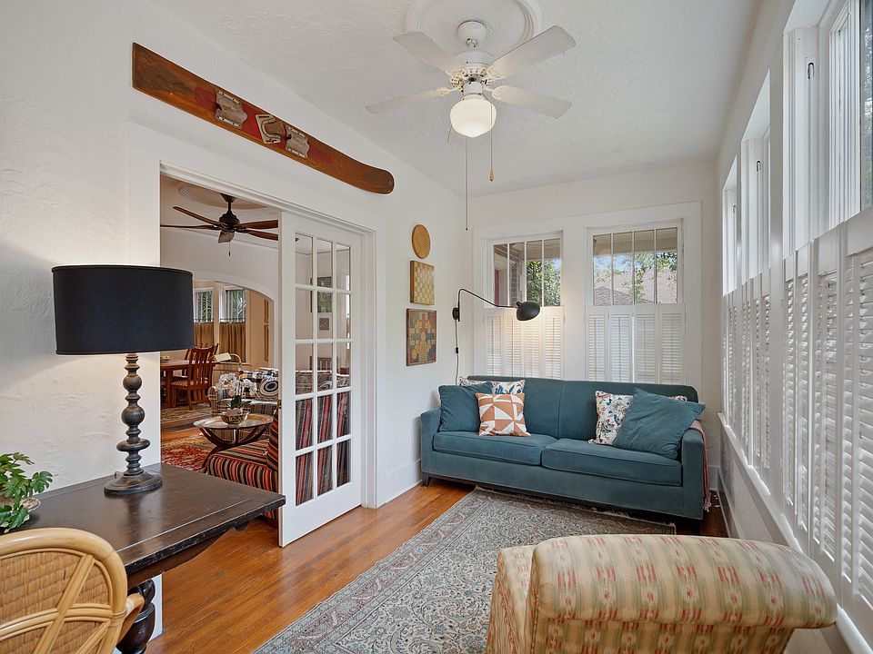 Sunroom with fold out queen couch