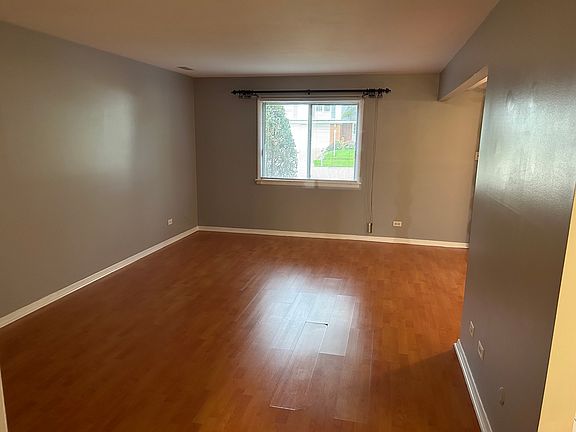 4th image of 22609 Pleasant Dr APT 1